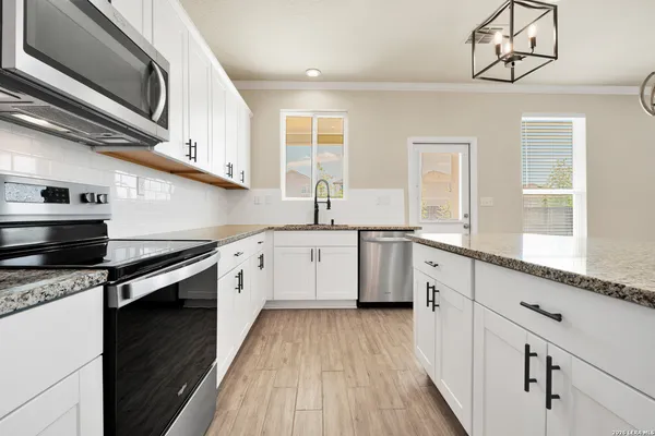 $2,600 | 11230 Blue Feather, San Antonio, TX 78254