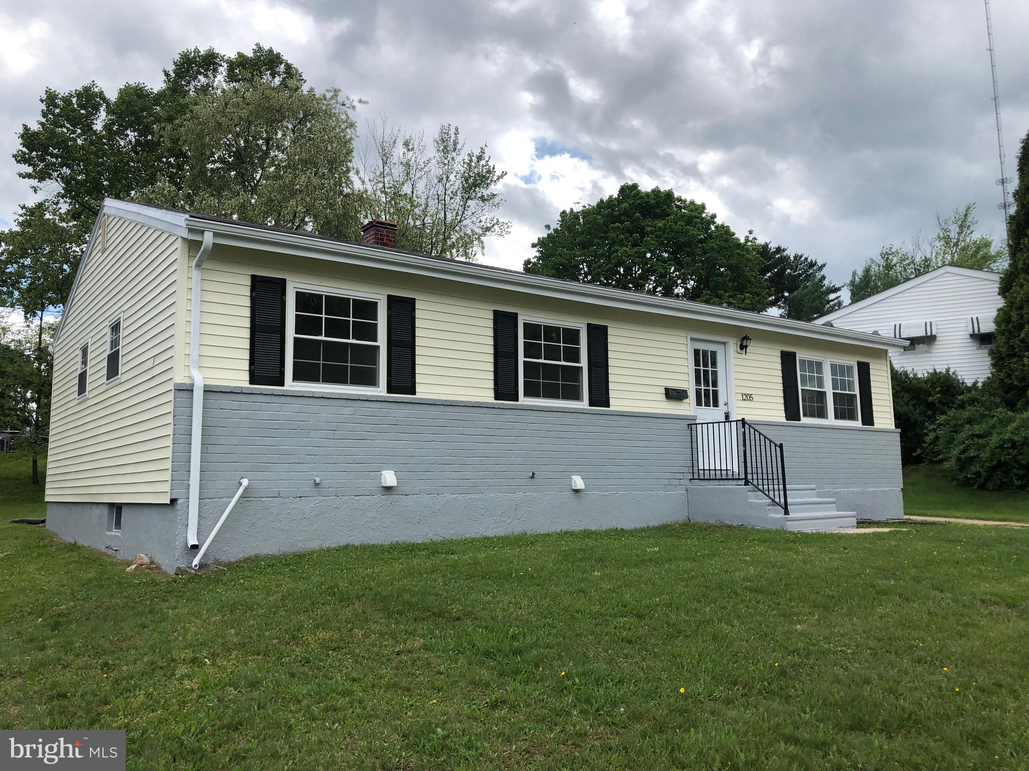 1205 Redcliffe Road Baltimore, MD 21228 - Photo 2 of 41