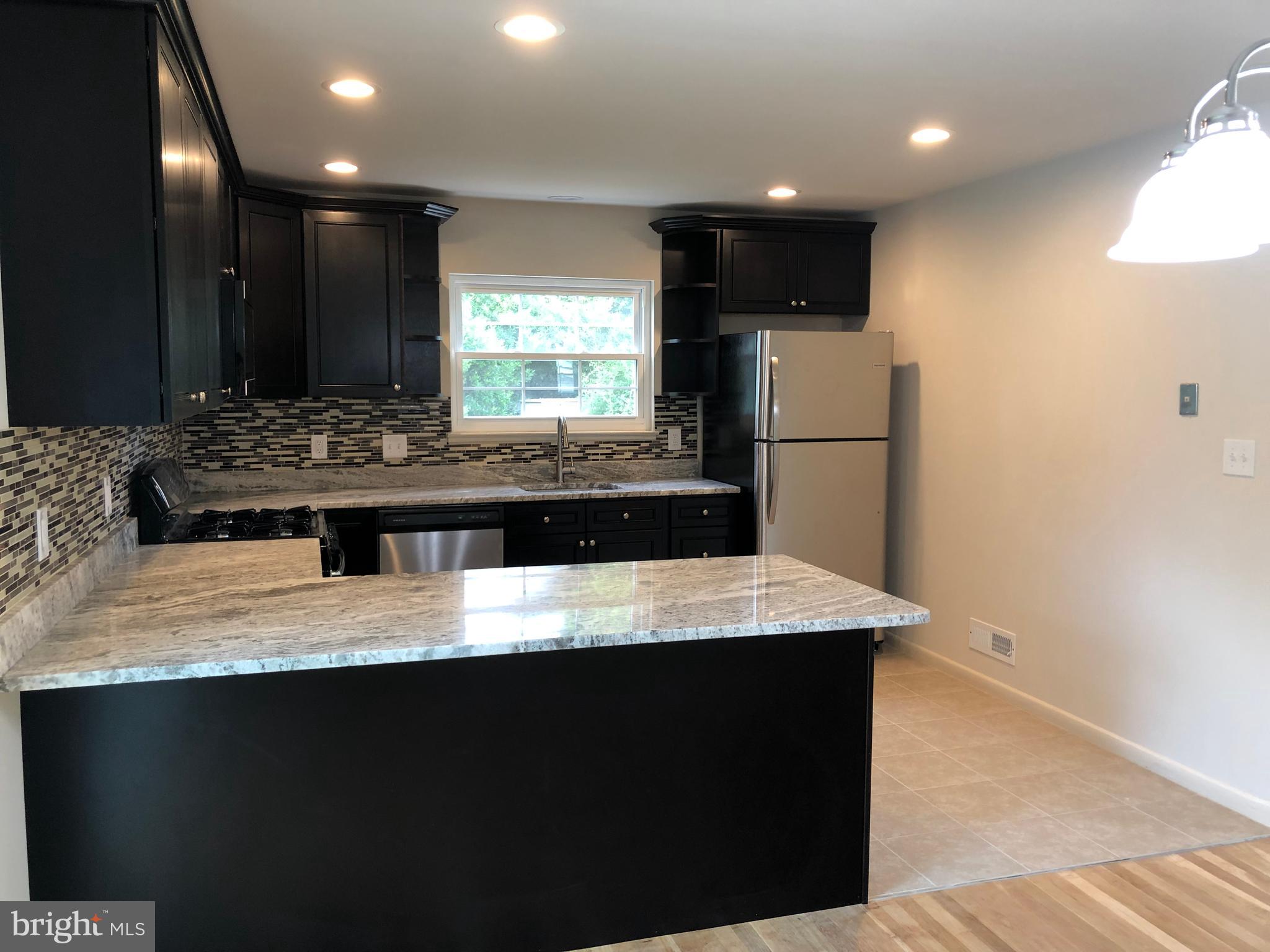 1205 Redcliffe Road Baltimore, MD 21228 - Photo 4 of 41