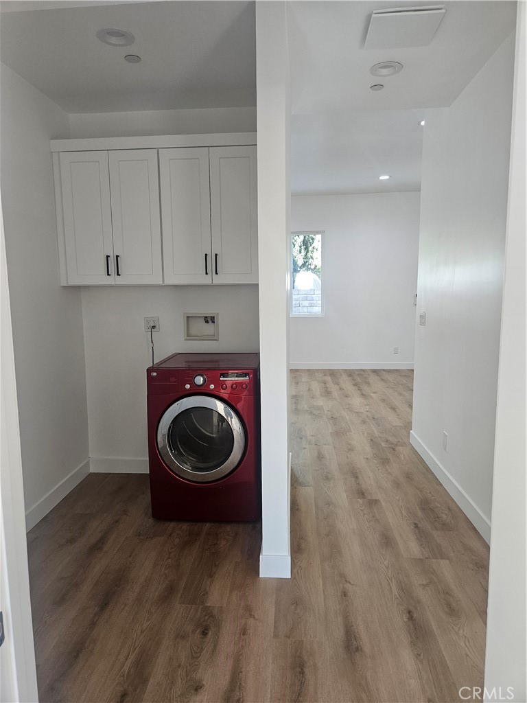 6955 Rhea Reseda, CA 91335 - Photo 11 of 16 Laundry room