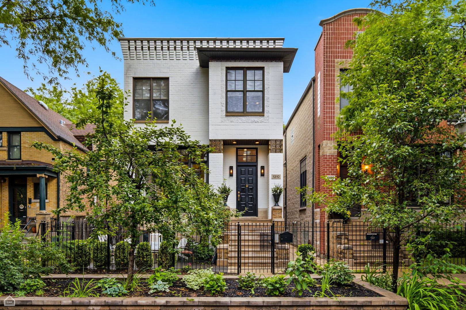 1310 West Roscoe Street Chicago, IL 60657 - Photo 1 of 48