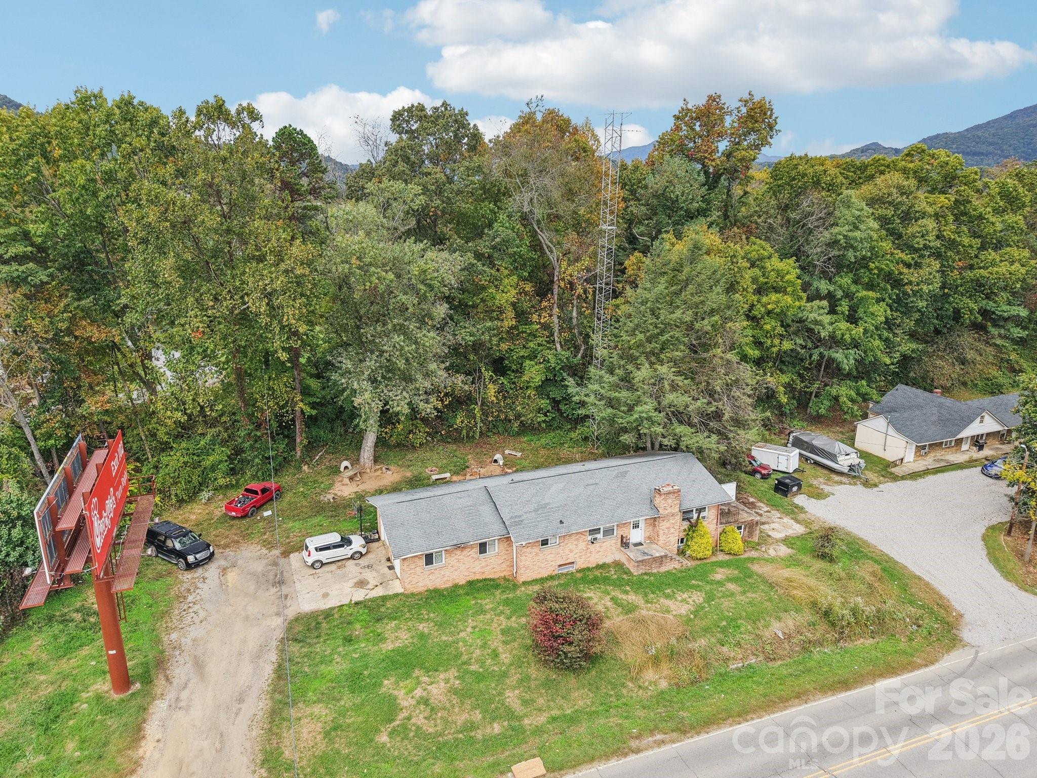 541 Paragon Parkway Clyde, NC 28721 - Photo 4 of 45