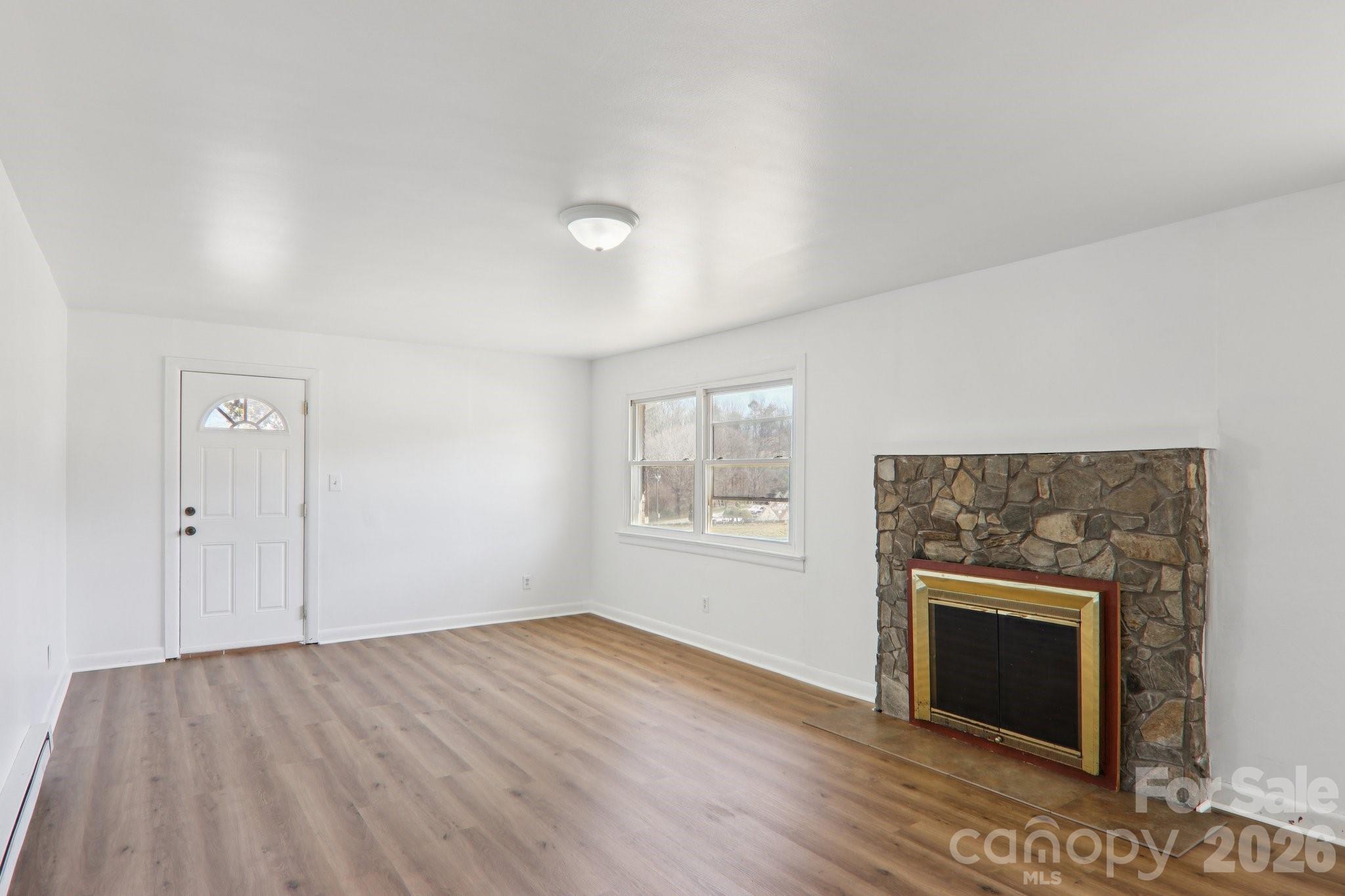 541 Paragon Parkway Clyde, NC 28721 - Photo 5 of 45