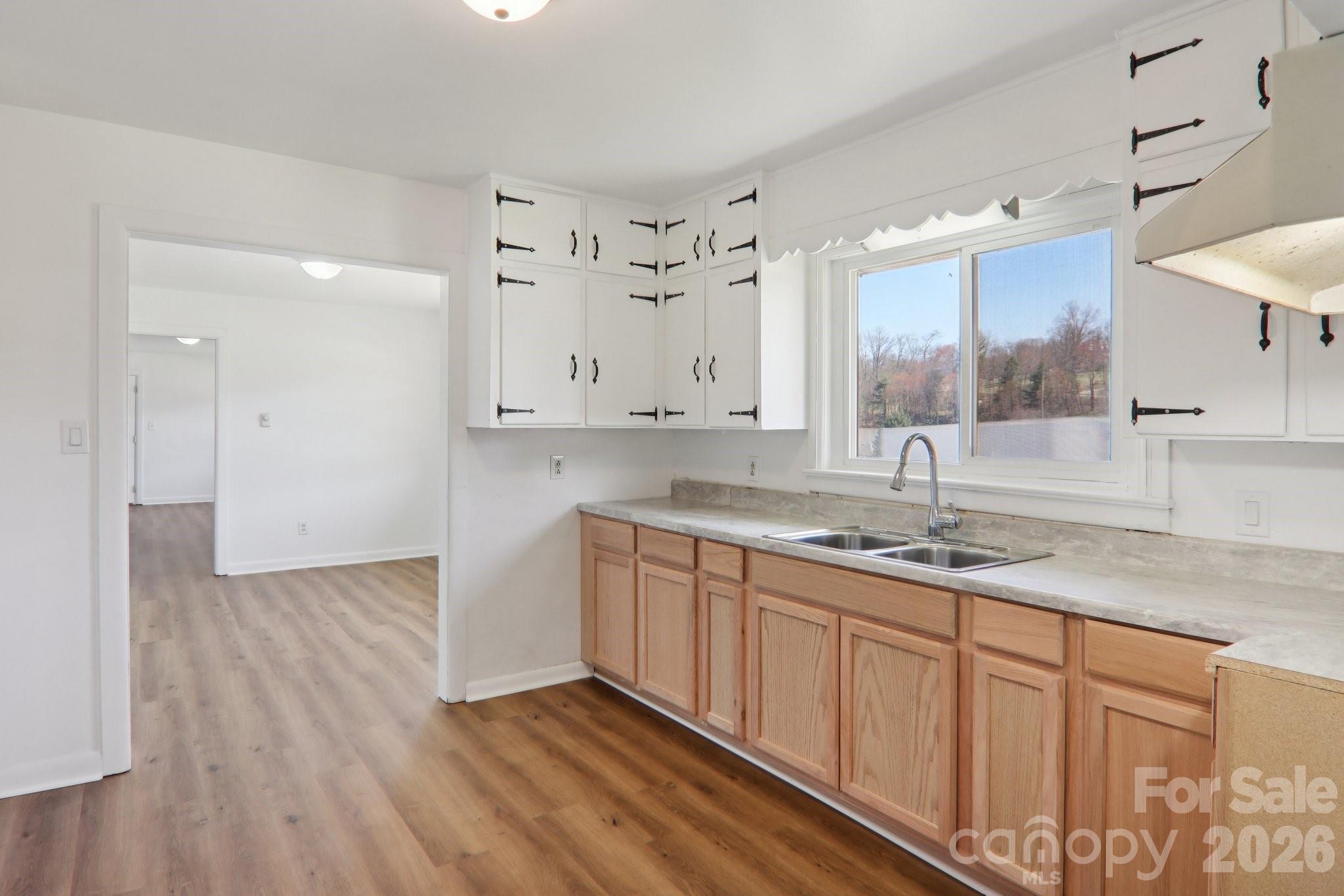 541 Paragon Parkway Clyde, NC 28721 - Photo 9 of 45