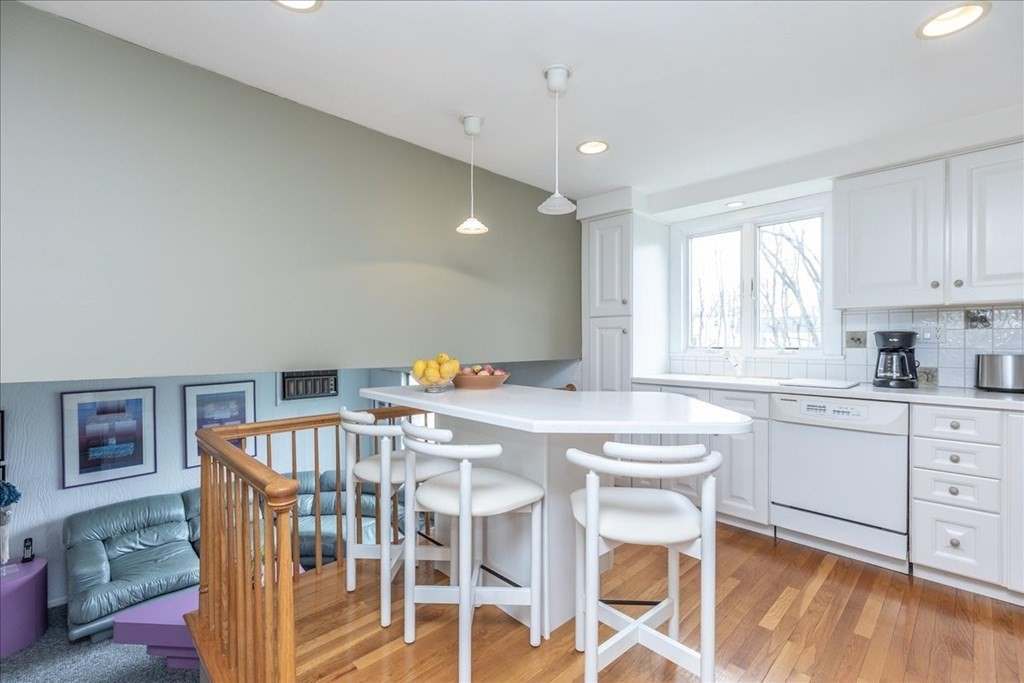 8 Longstreet Road Peabody, MA 01960 - Photo 11 of 32 Gallery Image 11