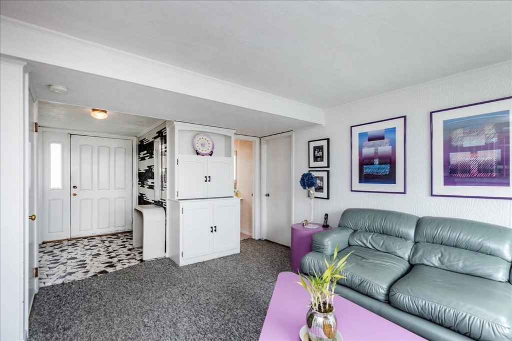 8 Longstreet Road Peabody, MA 01960 - Photo 16 of 32 Gallery Image 16