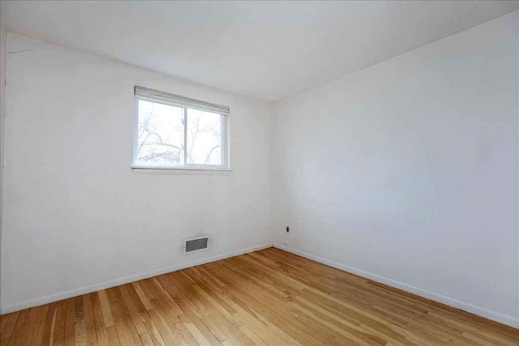 8 Longstreet Road Peabody, MA 01960 - Photo 22 of 32 Gallery Image 22