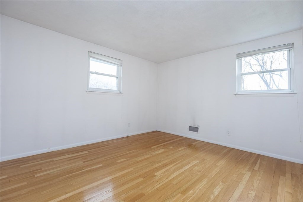 8 Longstreet Road Peabody, MA 01960 - Photo 25 of 32 Gallery Image 25