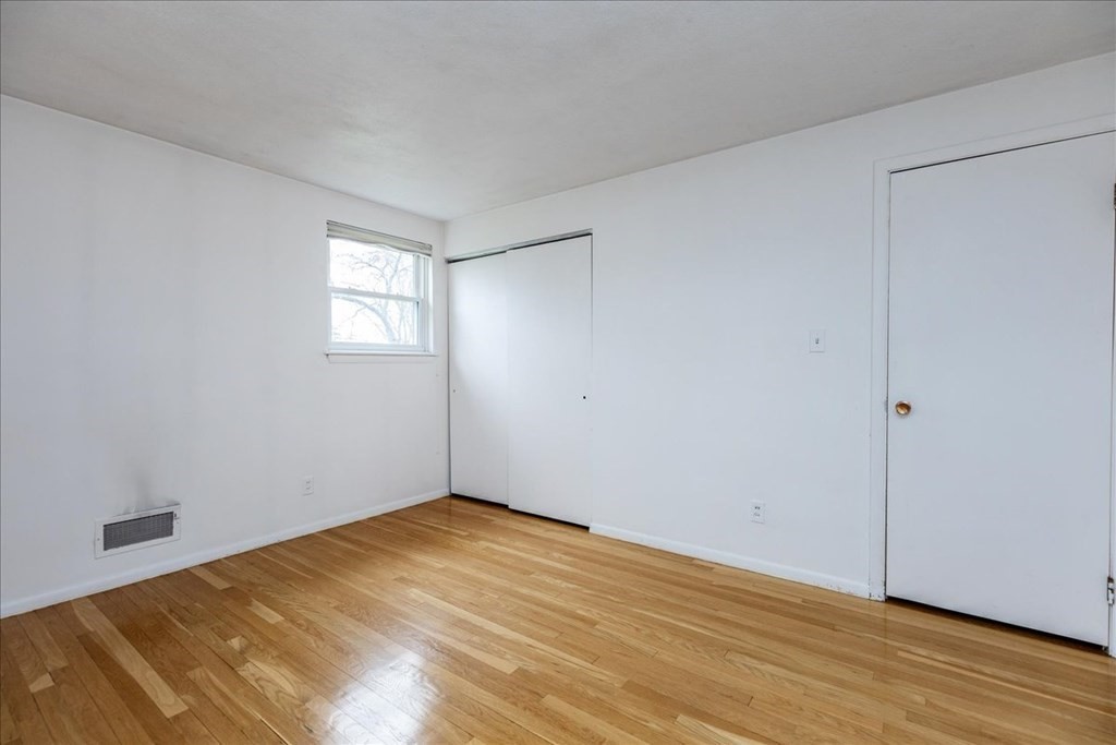 8 Longstreet Road Peabody, MA 01960 - Photo 26 of 32 Gallery Image 26