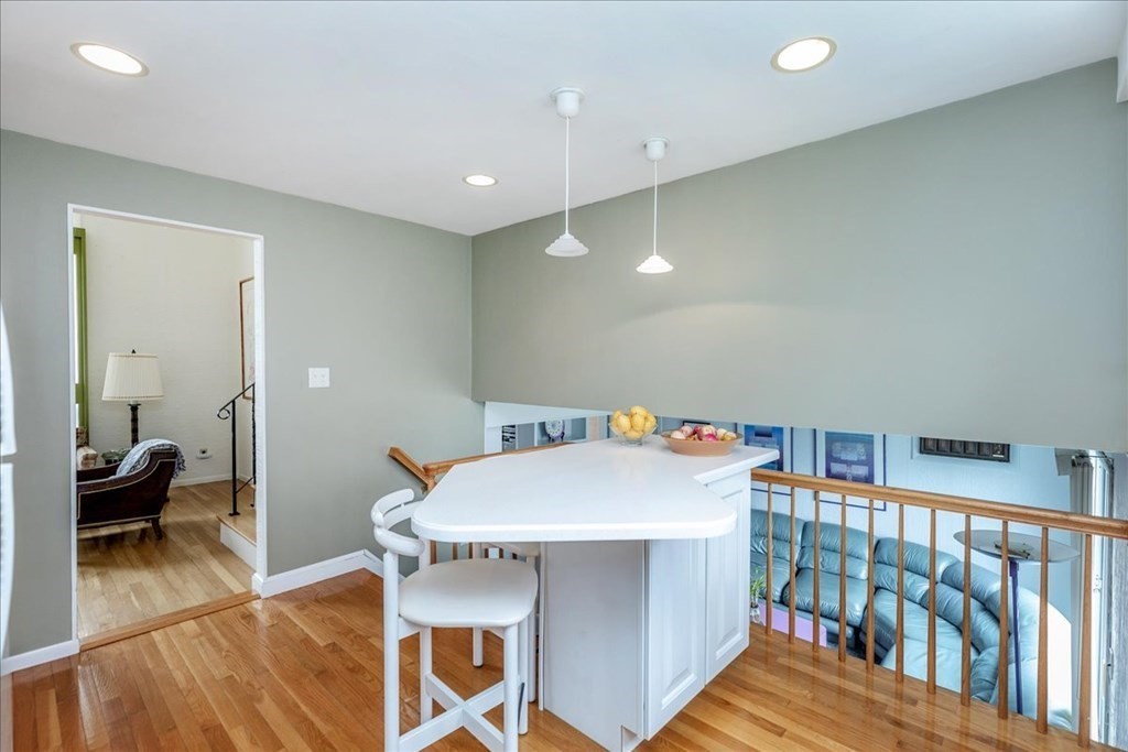 8 Longstreet Road Peabody, MA 01960 - Photo 10 of 32 Gallery Image 10