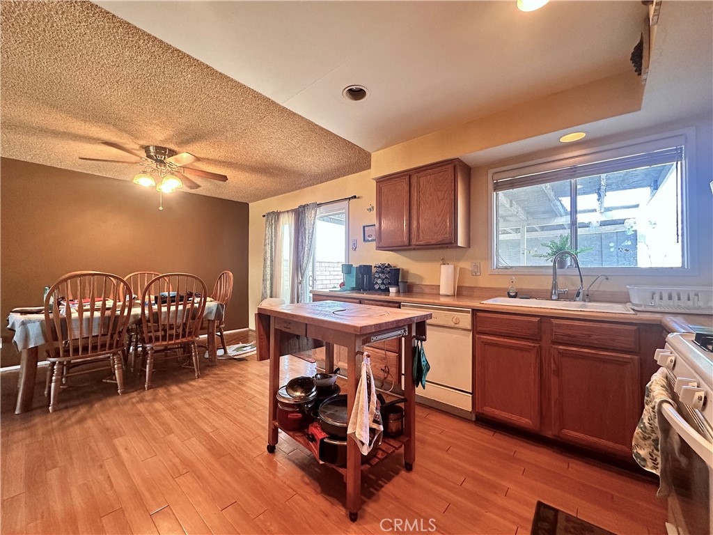 19863 Drasin Drive Canyon Country, CA 91351 - Photo 4 of 28