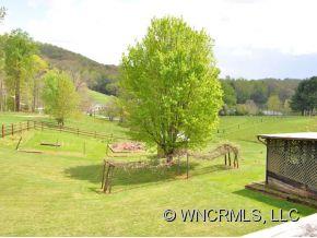 76 Ridge Road Candler, NC 28715 - Photo 16 of 17 Gallery Image 16