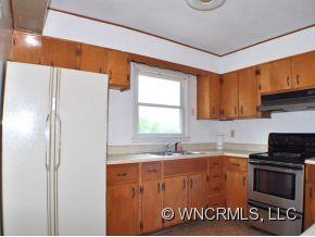 76 Ridge Road Candler, NC 28715 - Photo 4 of 17 Gallery Image 4