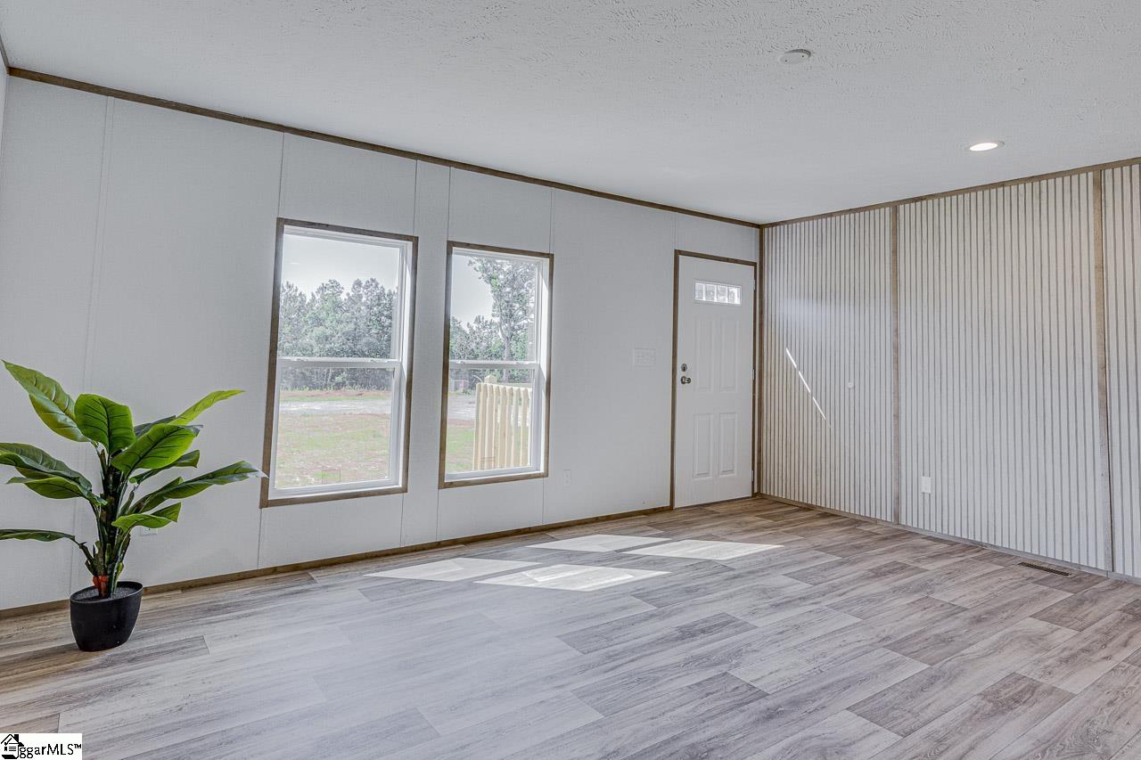 101 Garnet Lane Easley, SC 29640 - Photo 6 of 28