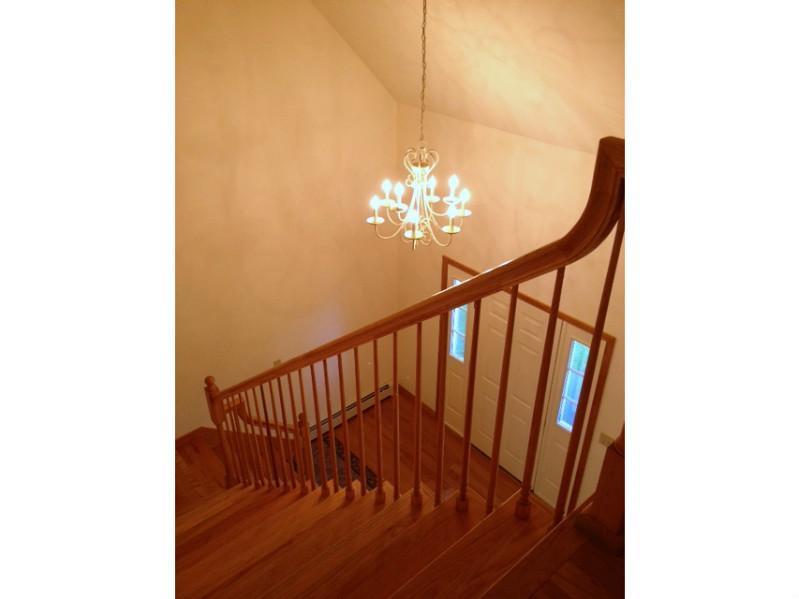 135 Cushman Point Road Wiscasset, ME 04578 - Photo 22 of 26 Hallway.