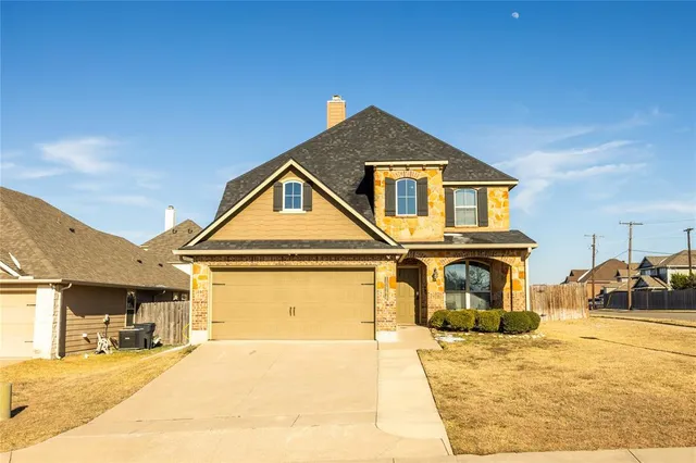 $385,000 | 10864 Aurora Drive, Waco, TX 76708
