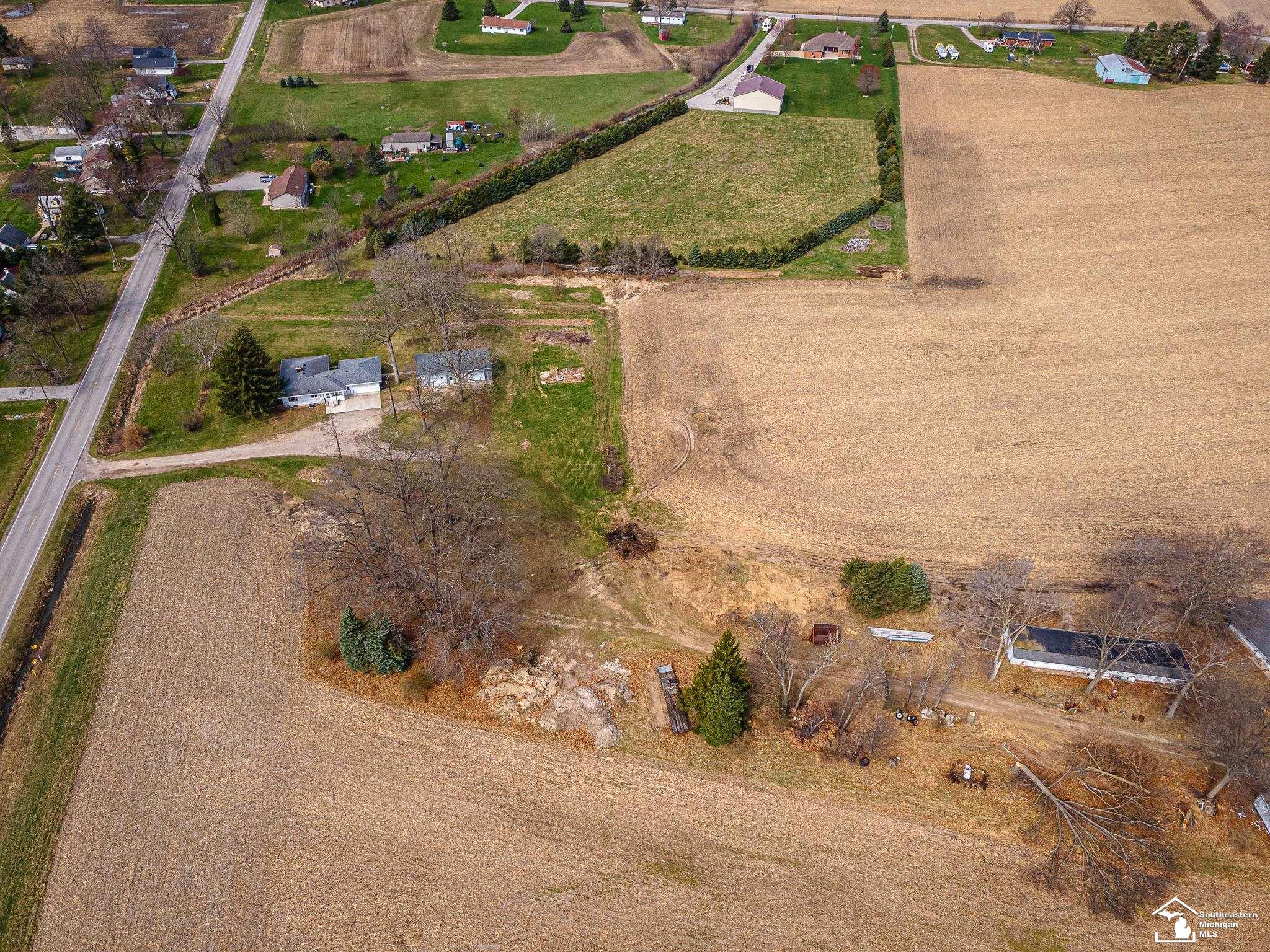 1932 West Albain Road Monroe, MI 48161 - Photo 47 of 57 50203798-c581b368-142e-4c4f-884a-09304068aba8.JPG