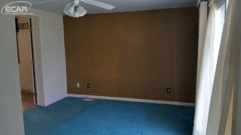 224 Oak Street Flushing, MI 48433 - Photo 9 of 26 20422045-8.JPG