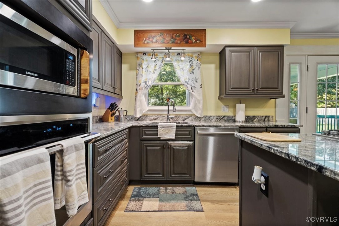 10459 Rockingham Road Mechanicsville, VA 23116 - Photo 18 of 48 Kitchen