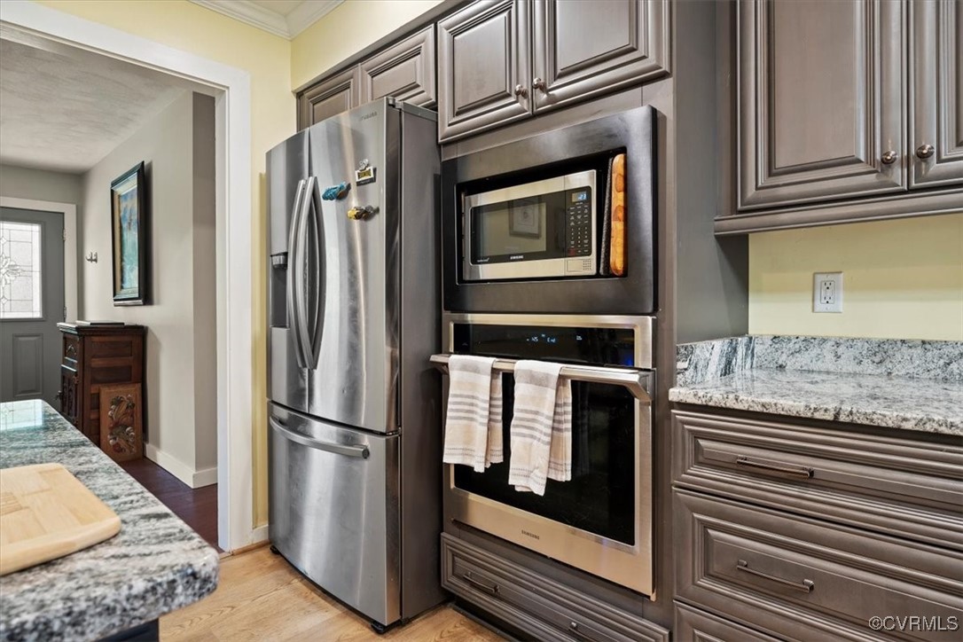 10459 Rockingham Road Mechanicsville, VA 23116 - Photo 19 of 48 Kitchen with stainless steel appliances, light gra