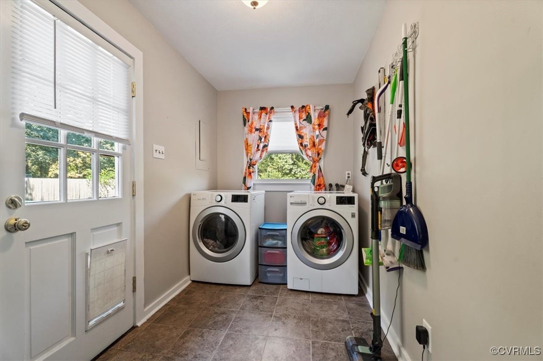 10459 Rockingham Road Mechanicsville, VA 23116 - Photo 24 of 48 Clothes washing area with washer and dryer