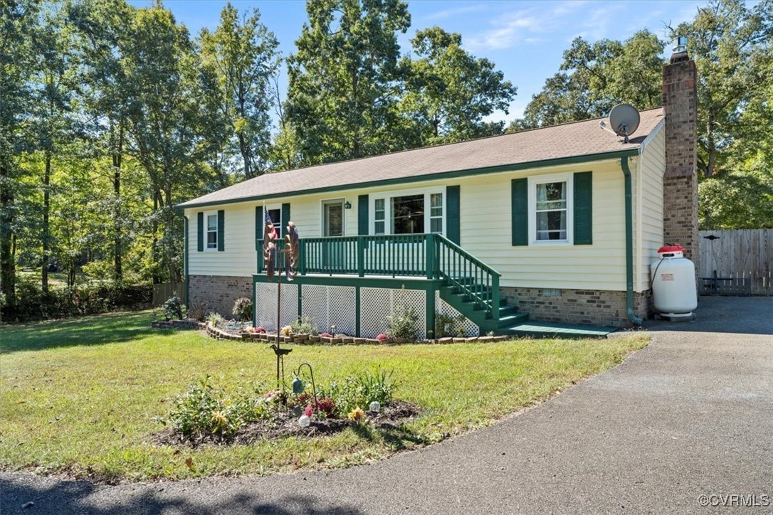 10459 Rockingham Road Mechanicsville, VA 23116 - Photo 4 of 48 Ranch-style house with a front lawn