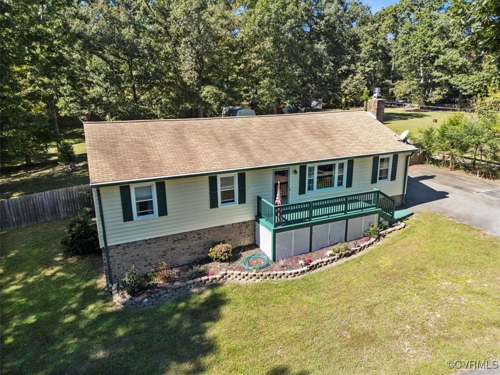 10459 Rockingham Road Mechanicsville, VA 23116 - Photo 5 of 48 View of front of house with a front yard