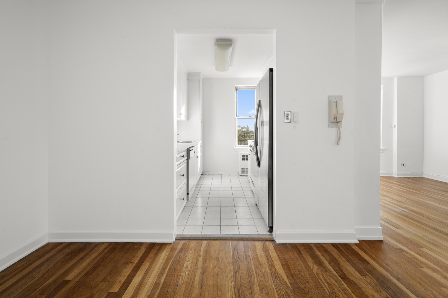 3512 Oxford Avenue, Unit 6C Bronx, NY 10463 - Photo 6 of 12 a view of wooden floor in a room