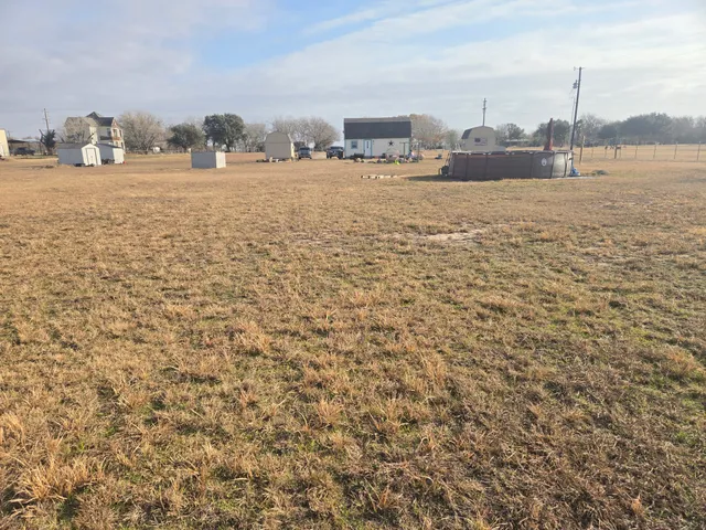 $215,000 | 842 Wischkaemper Road, Victoria, TX 77905