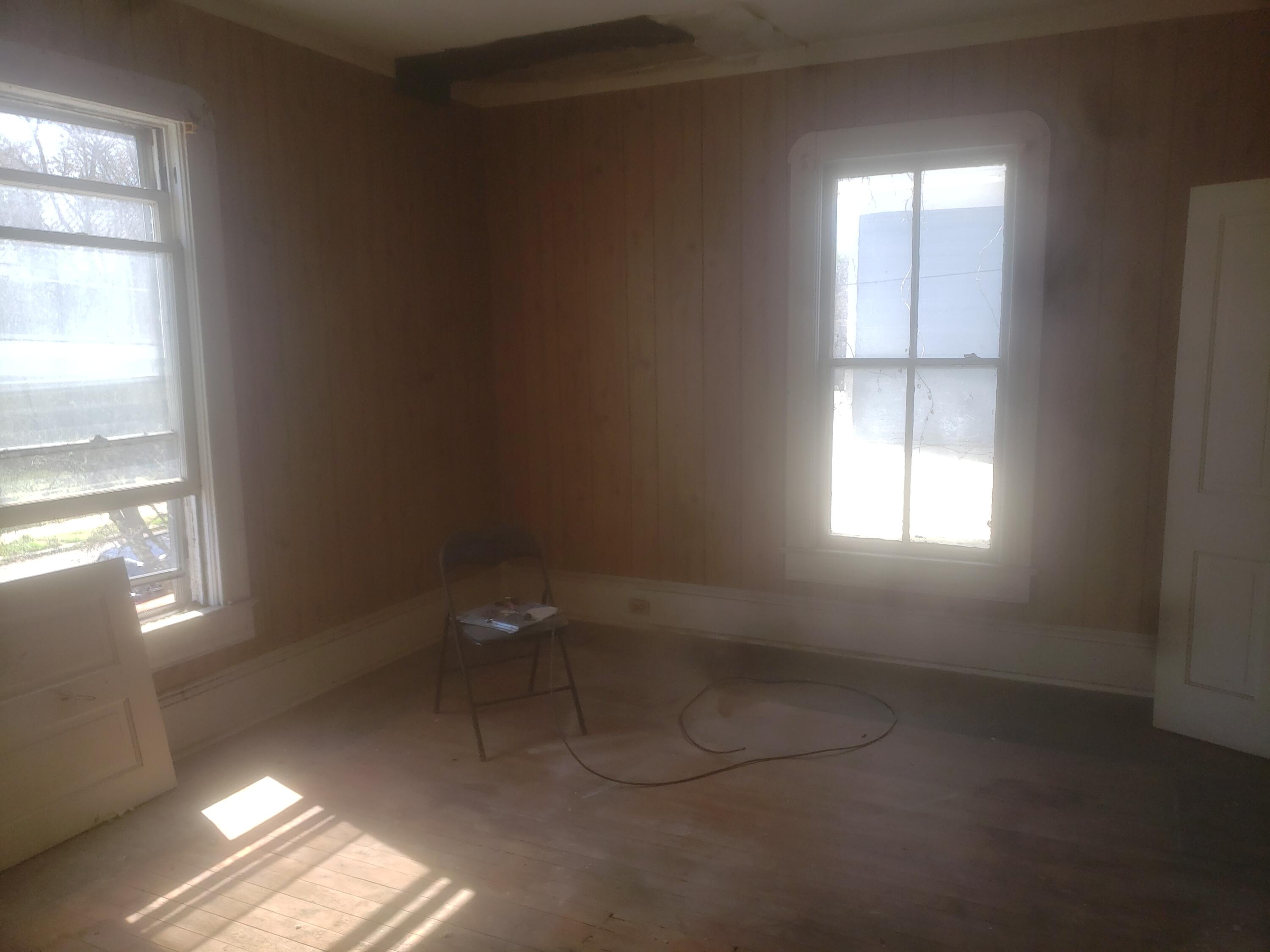 515 Mountain Avenue Southwest Roanoke, VA 24016 - Photo 7 of 13 a bathroom with a toilet