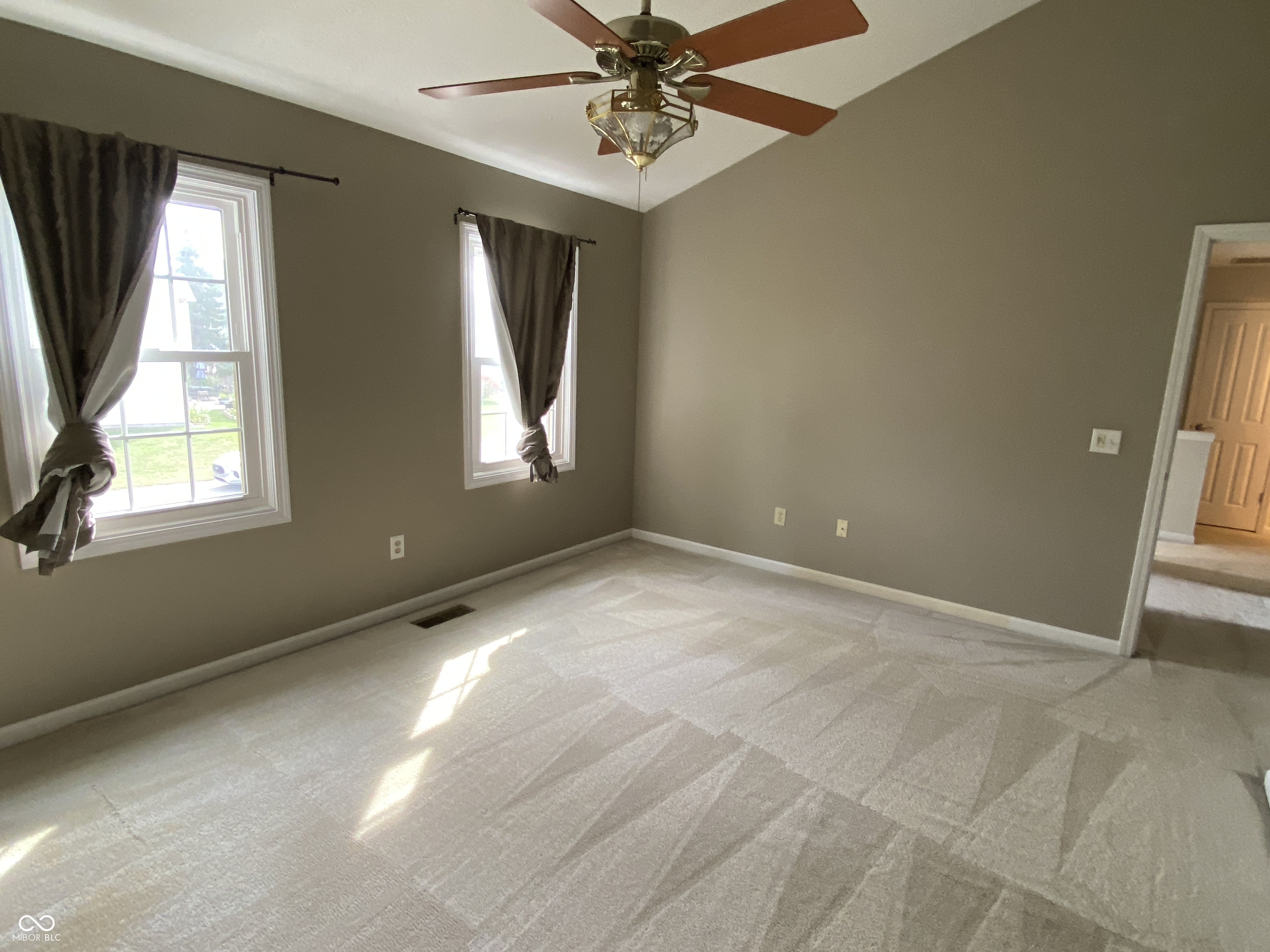 8520 Hoff Court Indianapolis, IN 46256 - Photo 7 of 17