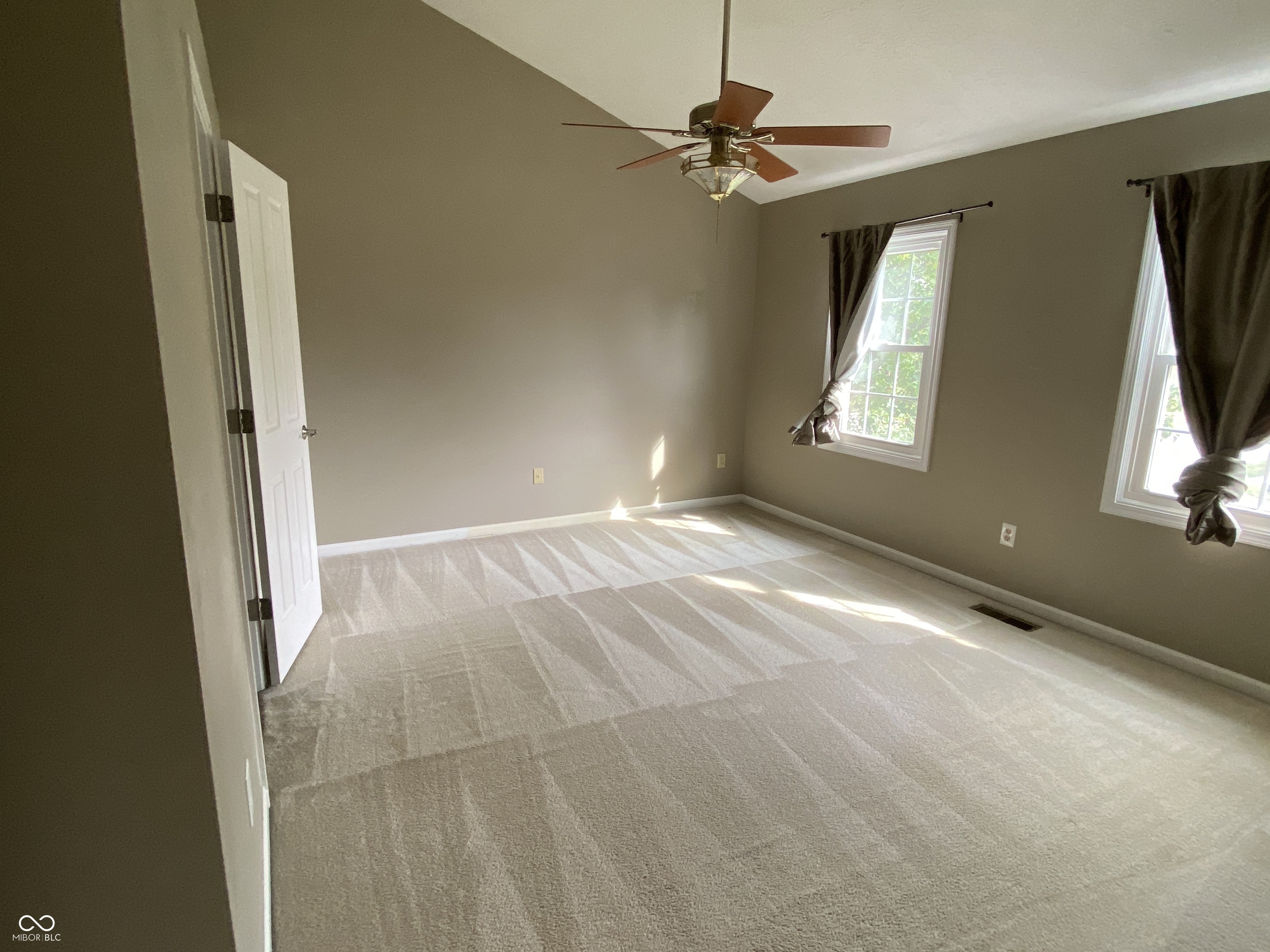 8520 Hoff Court Indianapolis, IN 46256 - Photo 8 of 17