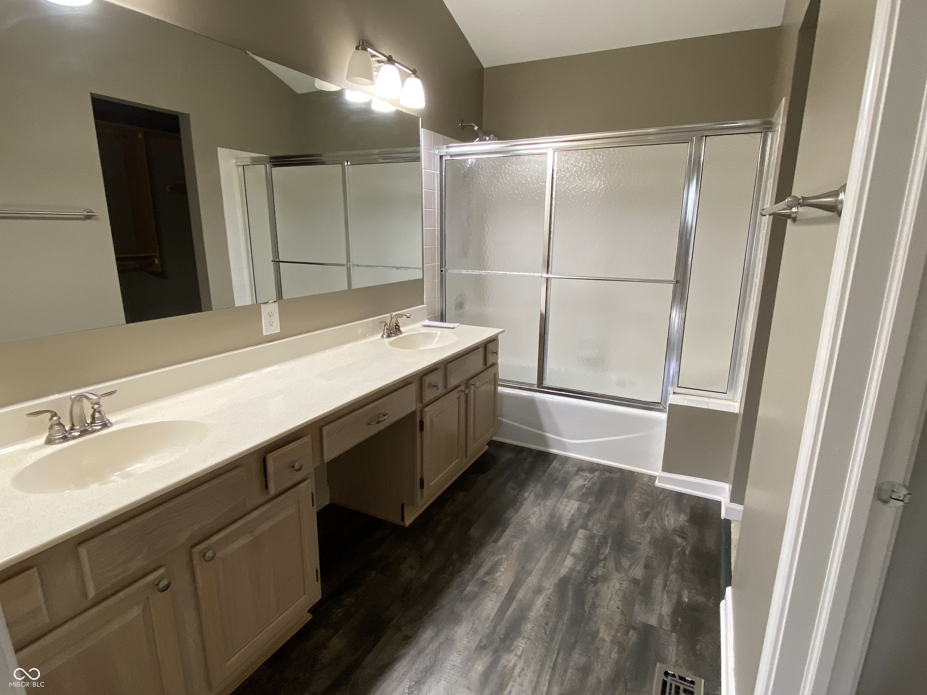 8520 Hoff Court Indianapolis, IN 46256 - Photo 9 of 17