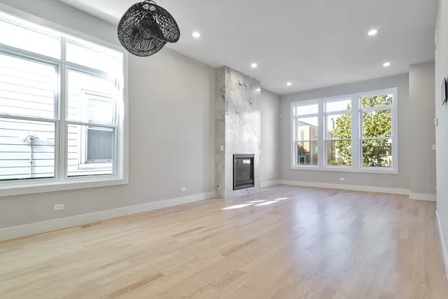 $1,419,000 | 1719 West Foster Avenue, Chicago, IL 60640