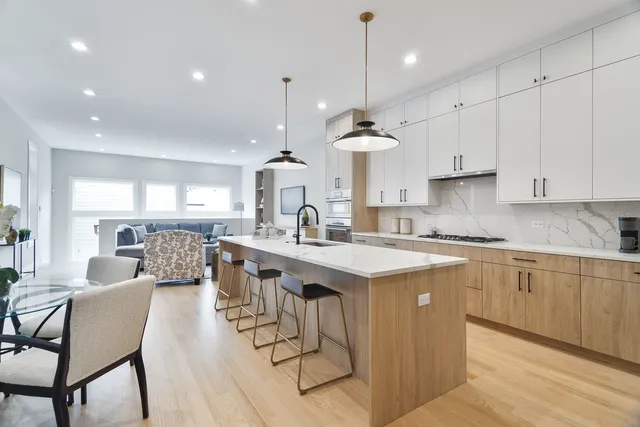 $1,419,000 | 1719 West Foster Avenue, Chicago, IL 60640