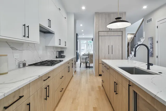 $1,419,000 | 1719 West Foster Avenue, Chicago, IL 60640