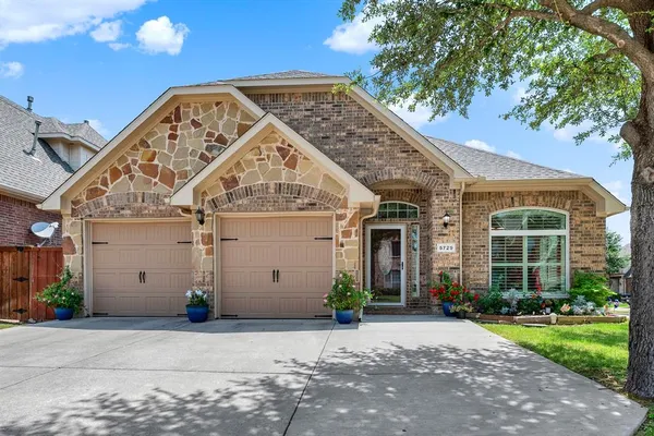 $549,900 | 5729 New Castle Drive, Richardson, TX 75082