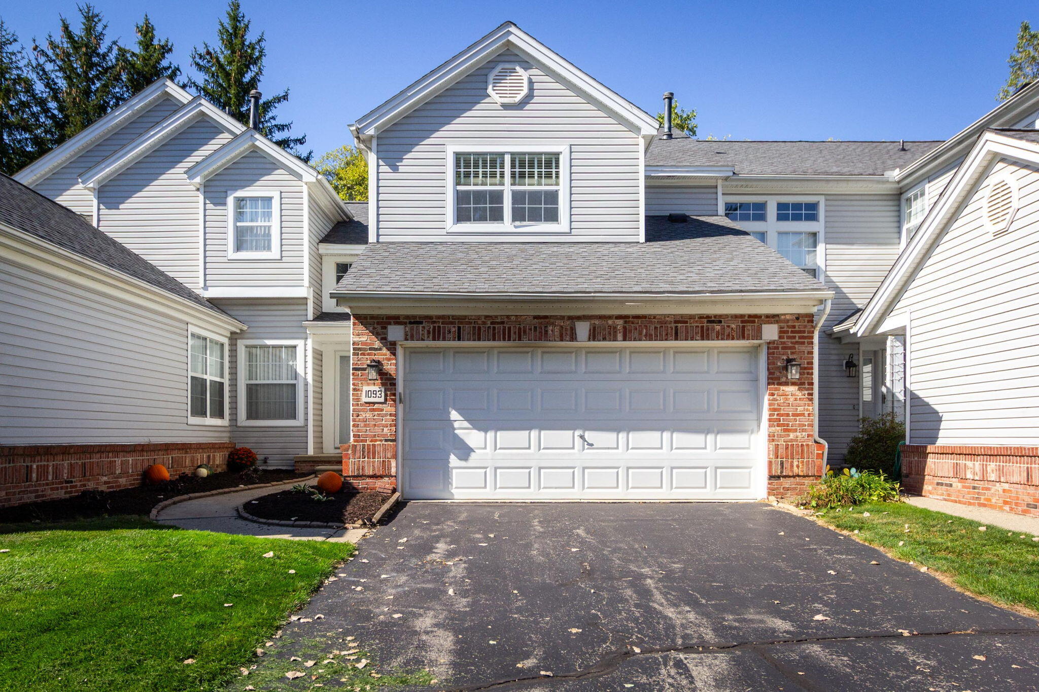 1093 Fairways Boulevard Troy, MI 48085 - Photo 1 of 35 Welome Home!