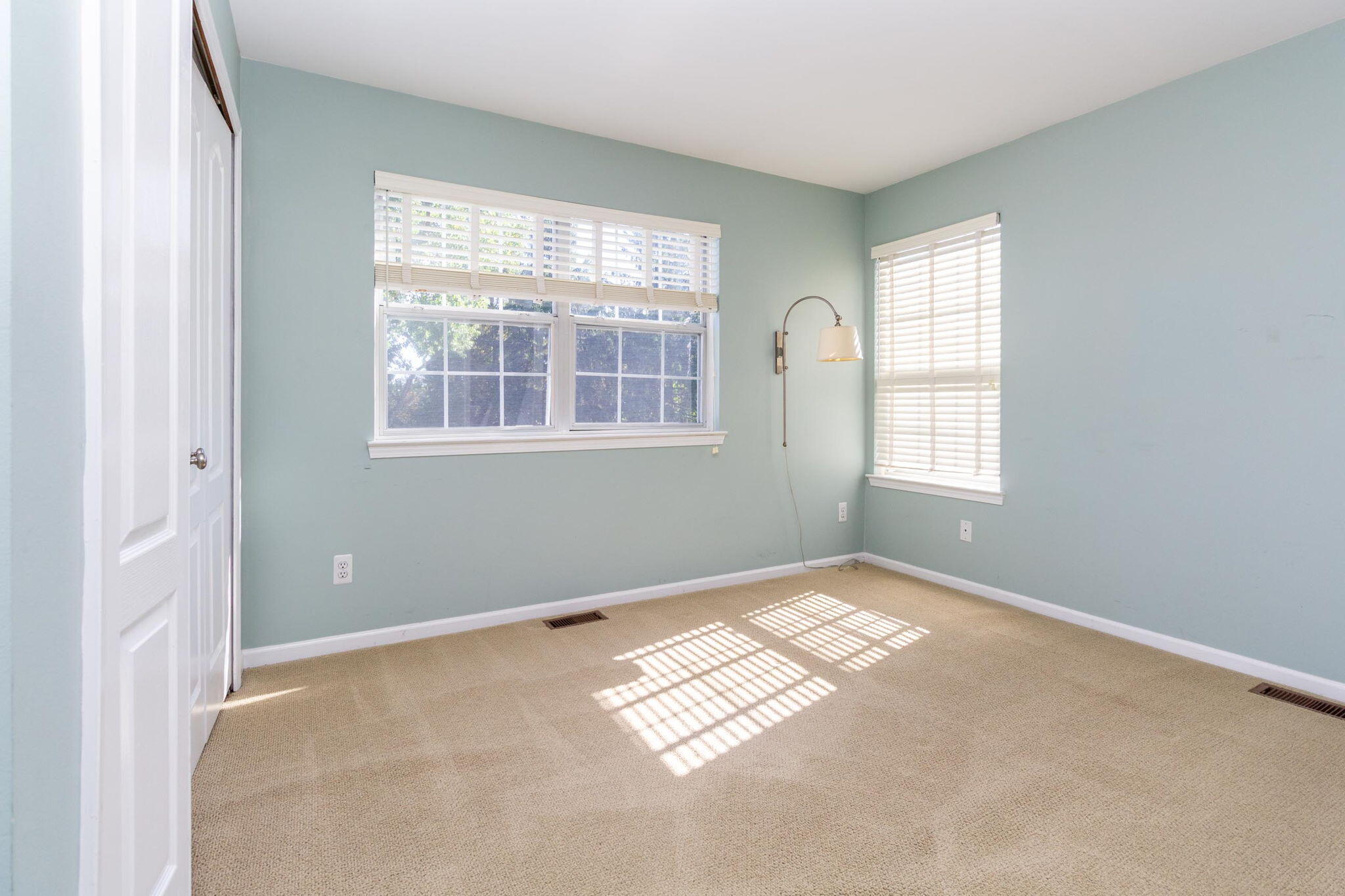 1093 Fairways Boulevard Troy, MI 48085 - Photo 21 of 35 2nd Bedroom