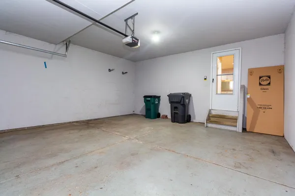 $319,900 | 1093 Fairways Boulevard, Troy, MI 48085