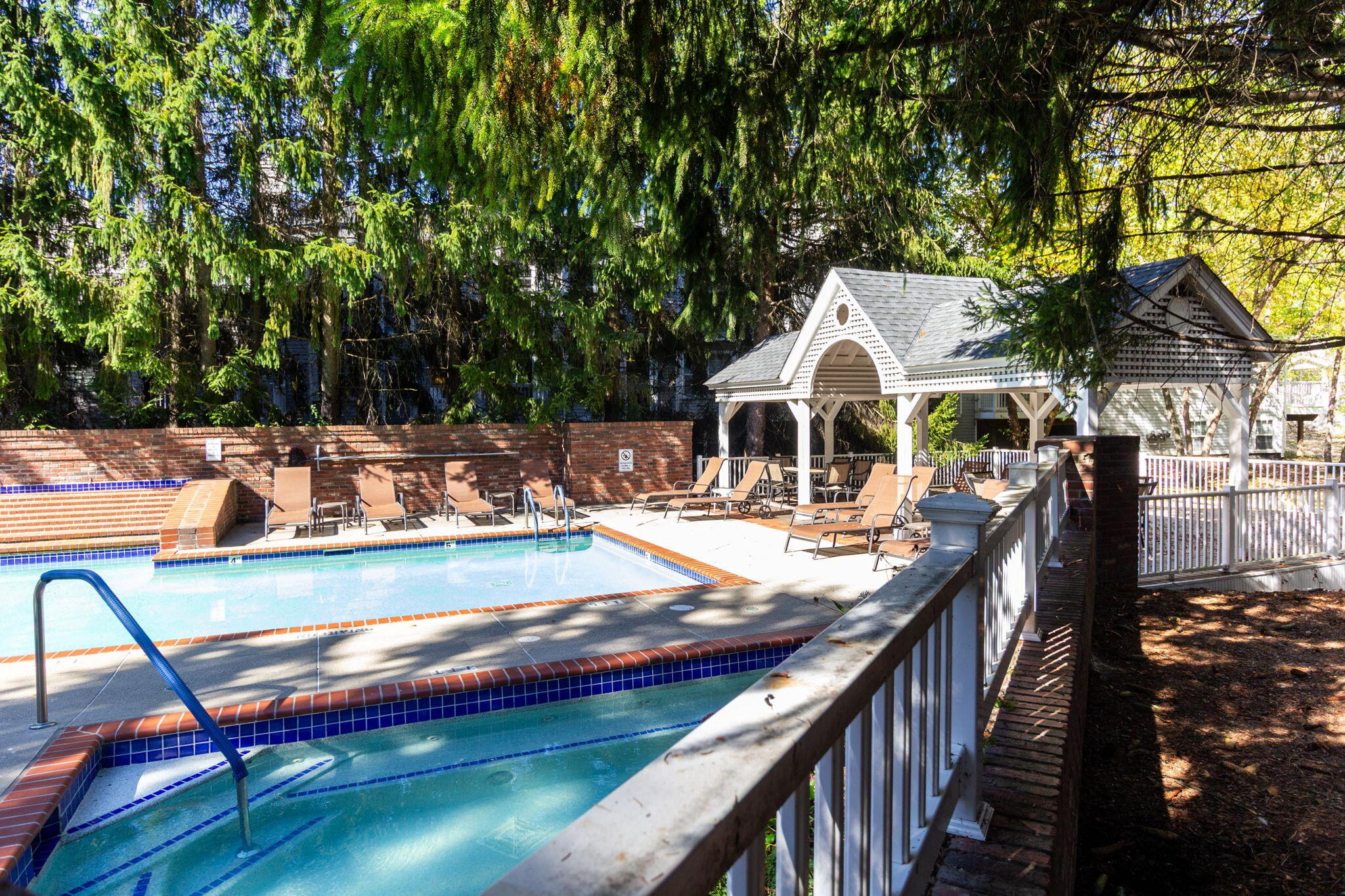 1093 Fairways Boulevard Troy, MI 48085 - Photo 32 of 35 Hot tub/pool combo