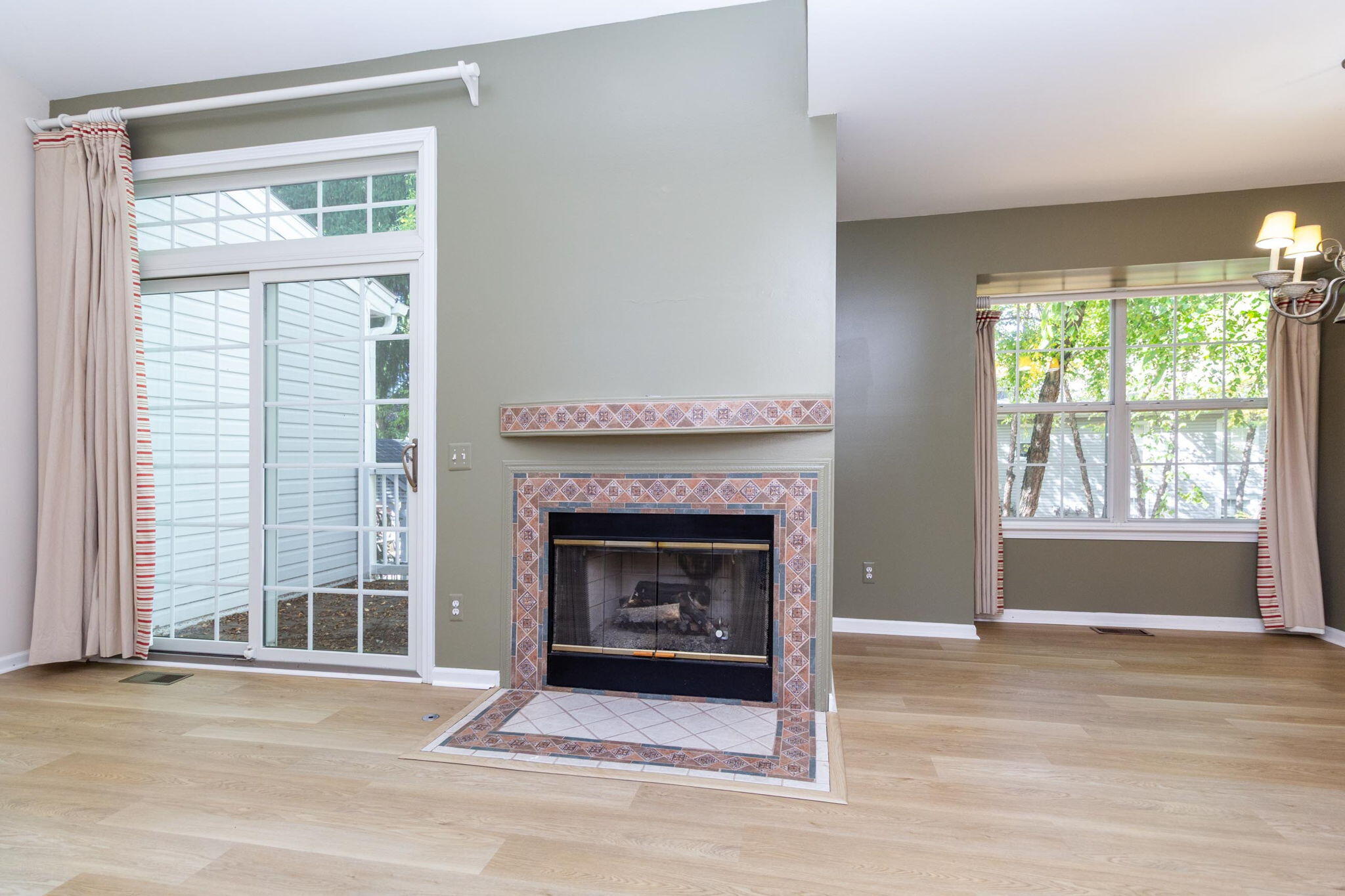 1093 Fairways Boulevard Troy, MI 48085 - Photo 5 of 35 Gas FP