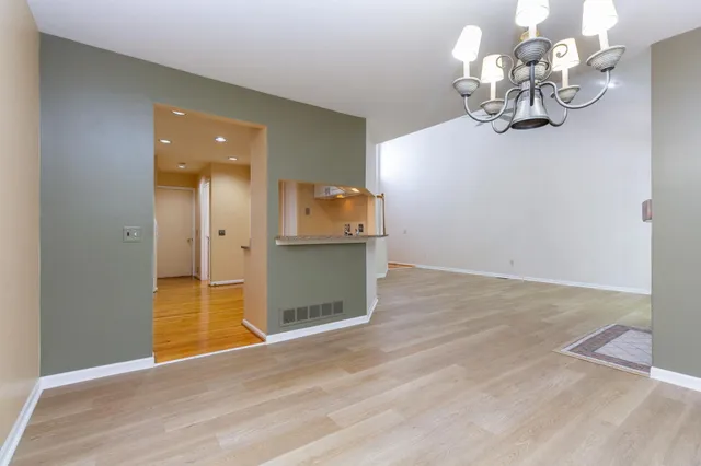 $339,900 | 1093 Fairways Boulevard, Troy, MI 48085