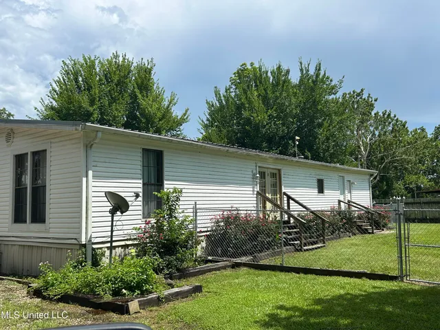 $215,000 | 1873 Highway 600, Jonesville, LA 71343