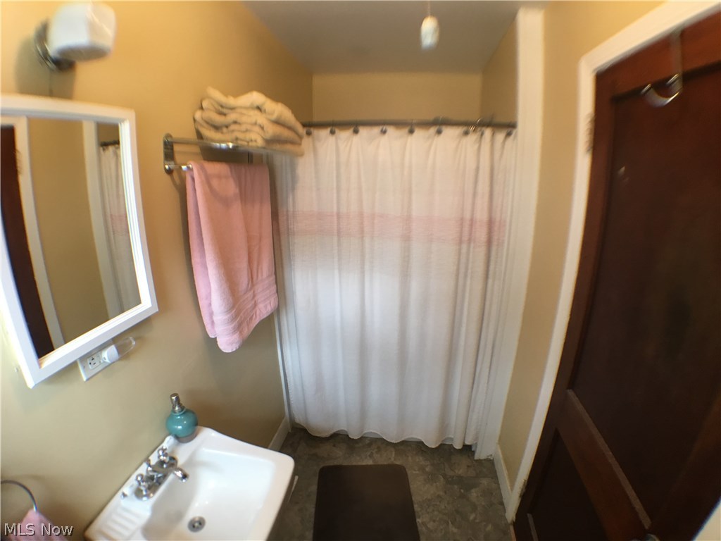 1207 Lake Road Conneaut, OH 44030 - Photo 22 of 33