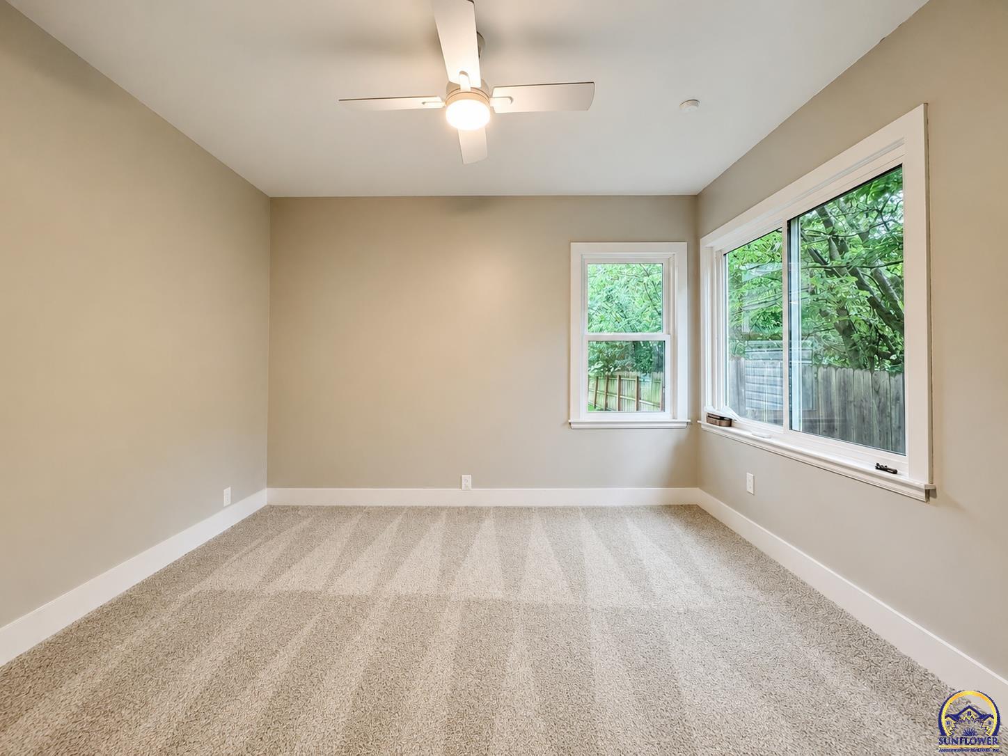 2226 Southwest Burnett Road Topeka, KS 66614 - Photo 25 of 32