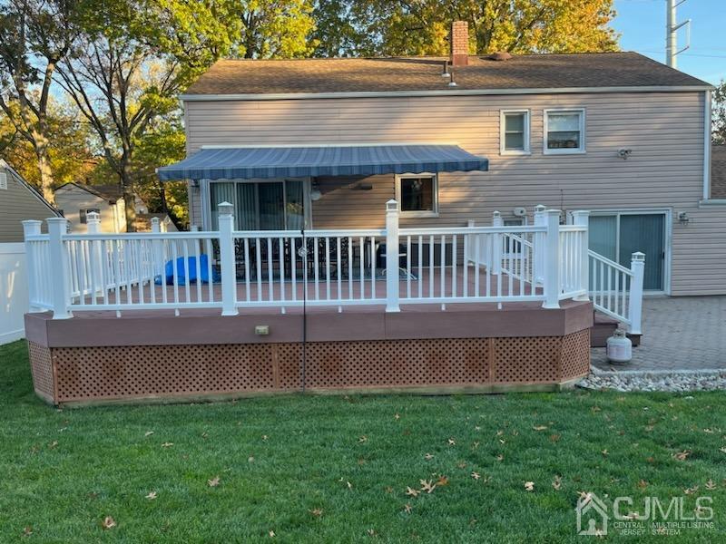 22 Hill Road Edison, NJ 08817 - Photo 8 of 38 a front view of a house with a garden and deck