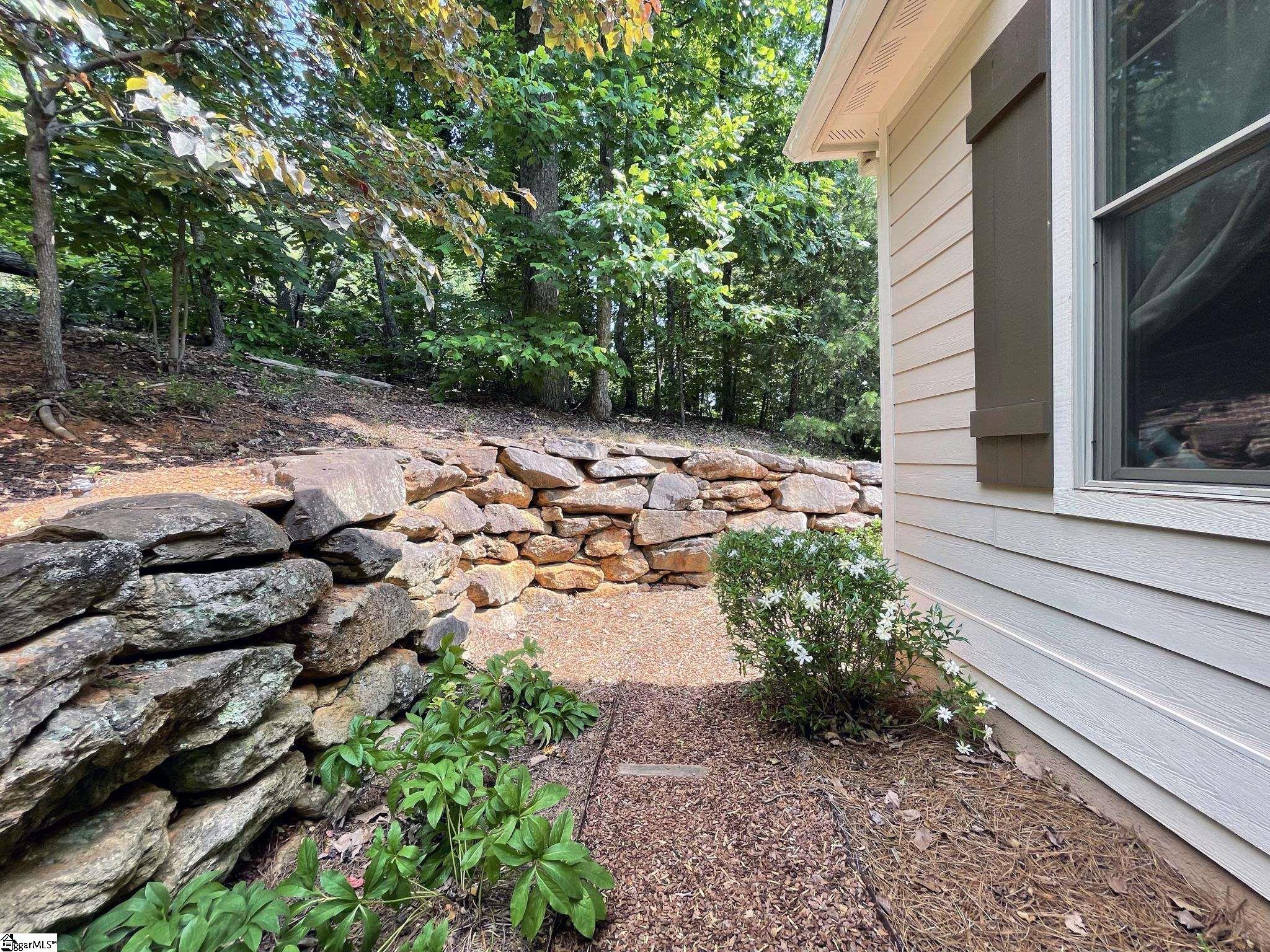 1478 Altamont Road Greenville, SC 29609 - Photo 5 of 36