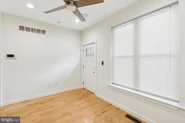 a view of a livingroom with an empty space