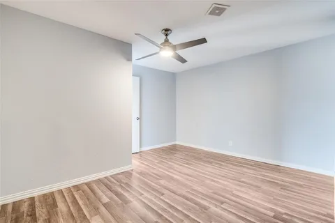 $235,000 | 438 Yacht Club Drive, Unit F, Rockwall, TX 75032